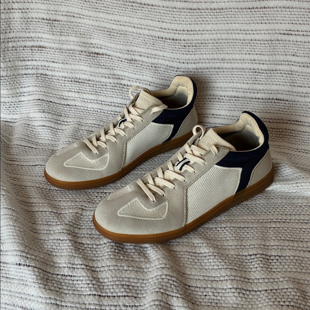 Rothy's RS01 in Beige and Navy. Men’s size 11 Sneakers.